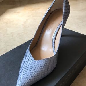 Banana Republic Madison-Nove shoe, pale blue, sz 9